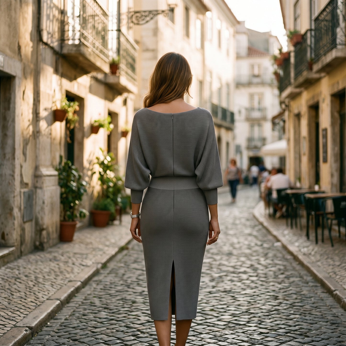 Elisabeth - Elegant White Long Sleeve Midi Dress