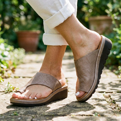 Amelia - Comfy Black Platform Sandals for Women