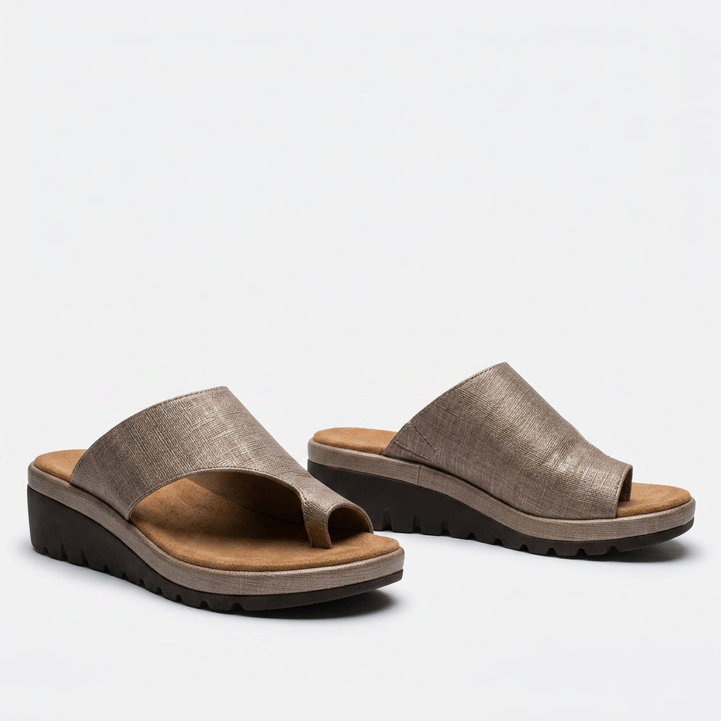 Amelia - Comfy Black Platform Sandals for Women