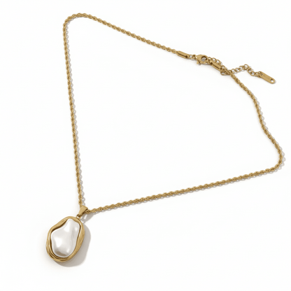 Bridal Baroque Pearl Necklace in 18K Gold Embrace