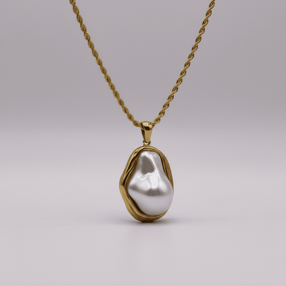 Bridal Baroque Pearl Necklace in 18K Gold Embrace