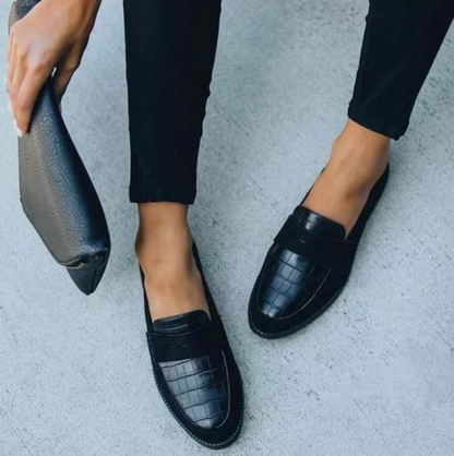 Chic Black Loafers for Women with Orthopedic Comfort 0