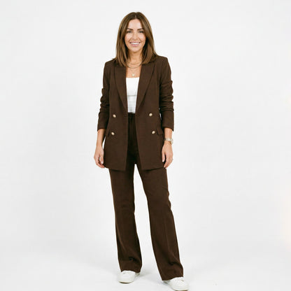 Elegant Women's Suit with Long Jacket and Flared Pants