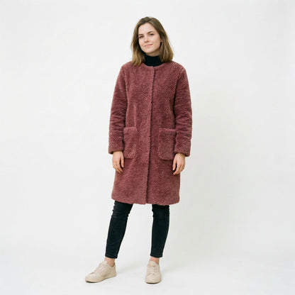 Luxurious Women's Shearling Coat for Cold Weather