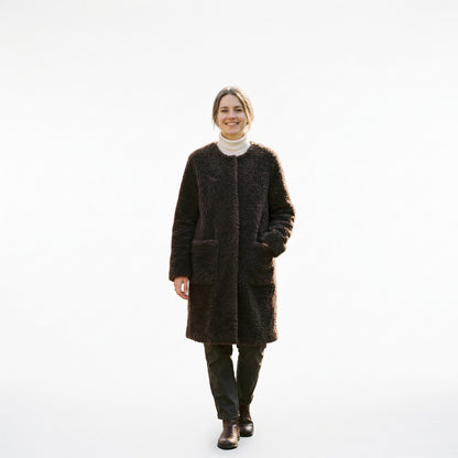 Luxurious Women's Shearling Coat for Cold Weather