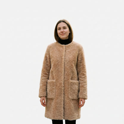 Luxurious Women's Shearling Coat for Cold Weather