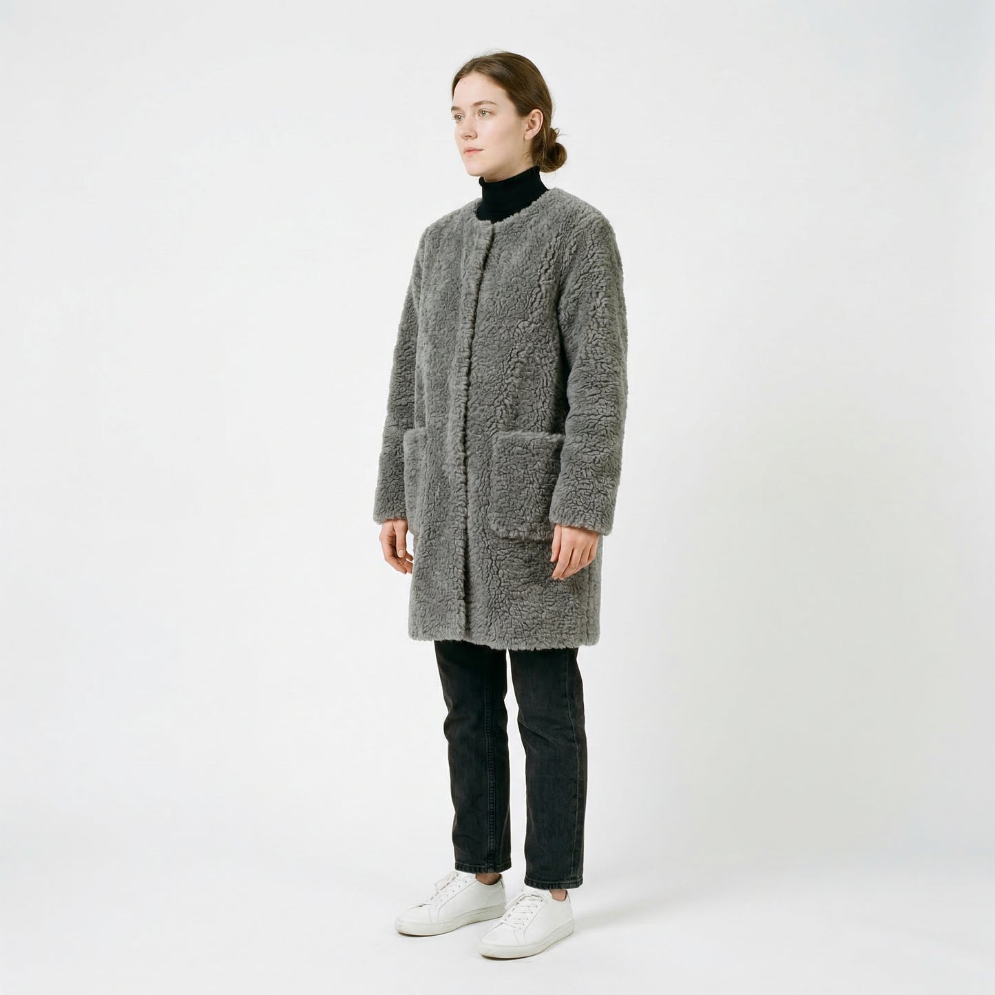 Luxurious Women's Shearling Coat for Cold Weather