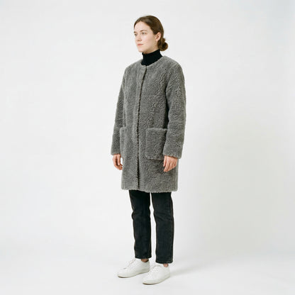 Luxurious Women's Shearling Coat for Cold Weather