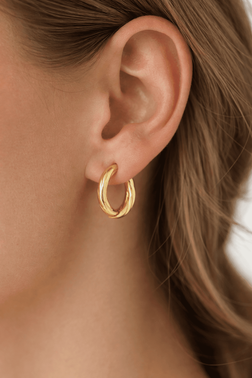 Minimalist Twisted Hoop Earrings in 18k Gold Tone
