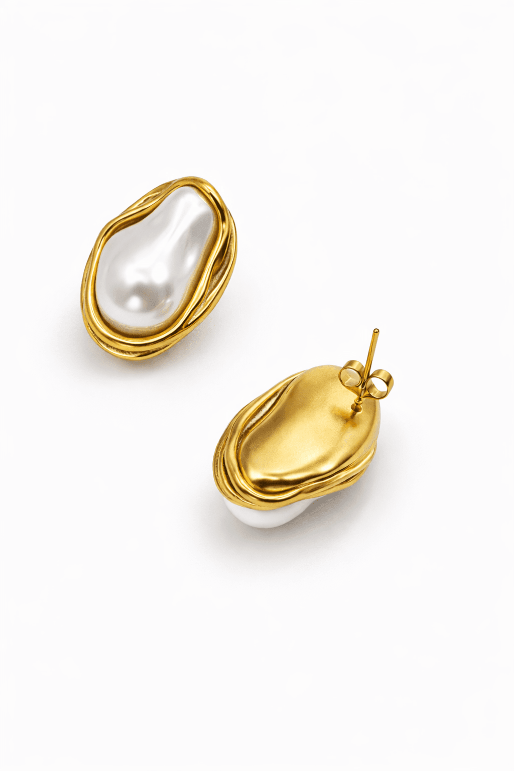 Sculptural Pearl Earrings in a Gold Frame