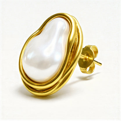 Sculptural Pearl Earrings in a Gold Frame
