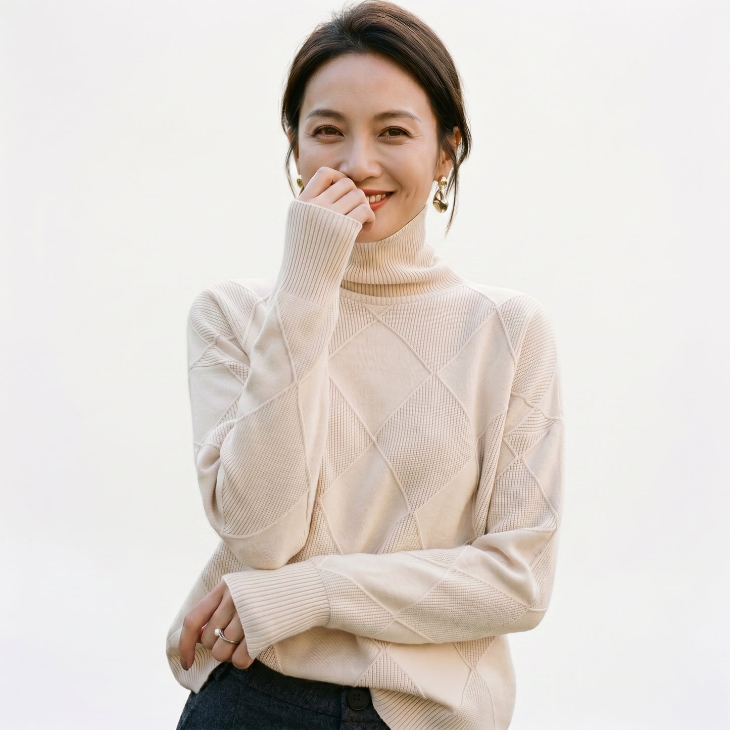 Sophia | Elegant Warm Cashmere Turtleneck Shirt for Women DONE 06-10-2026