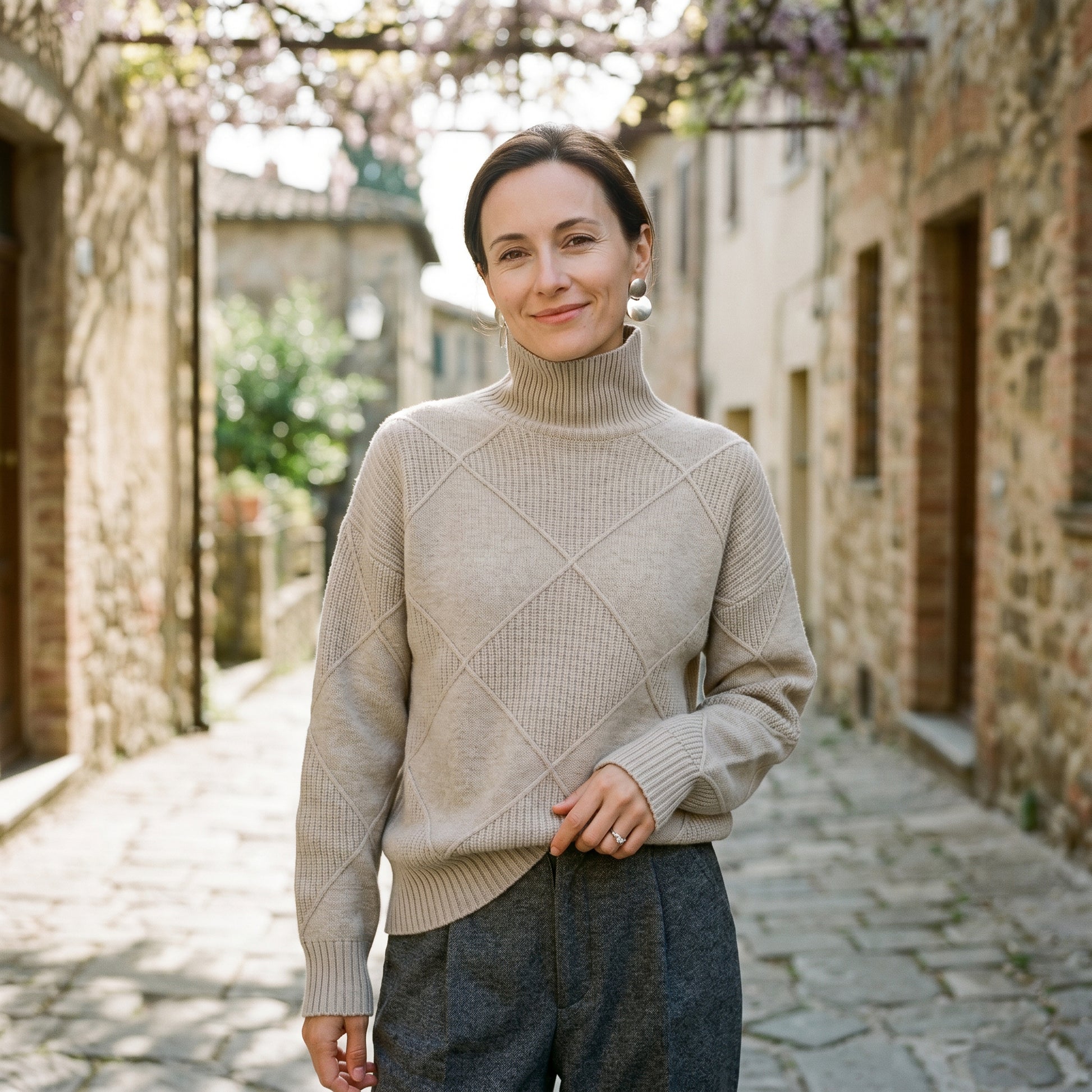 Sophia | Elegant Warm Cashmere Turtleneck Shirt for Women DONE 06-10-2026