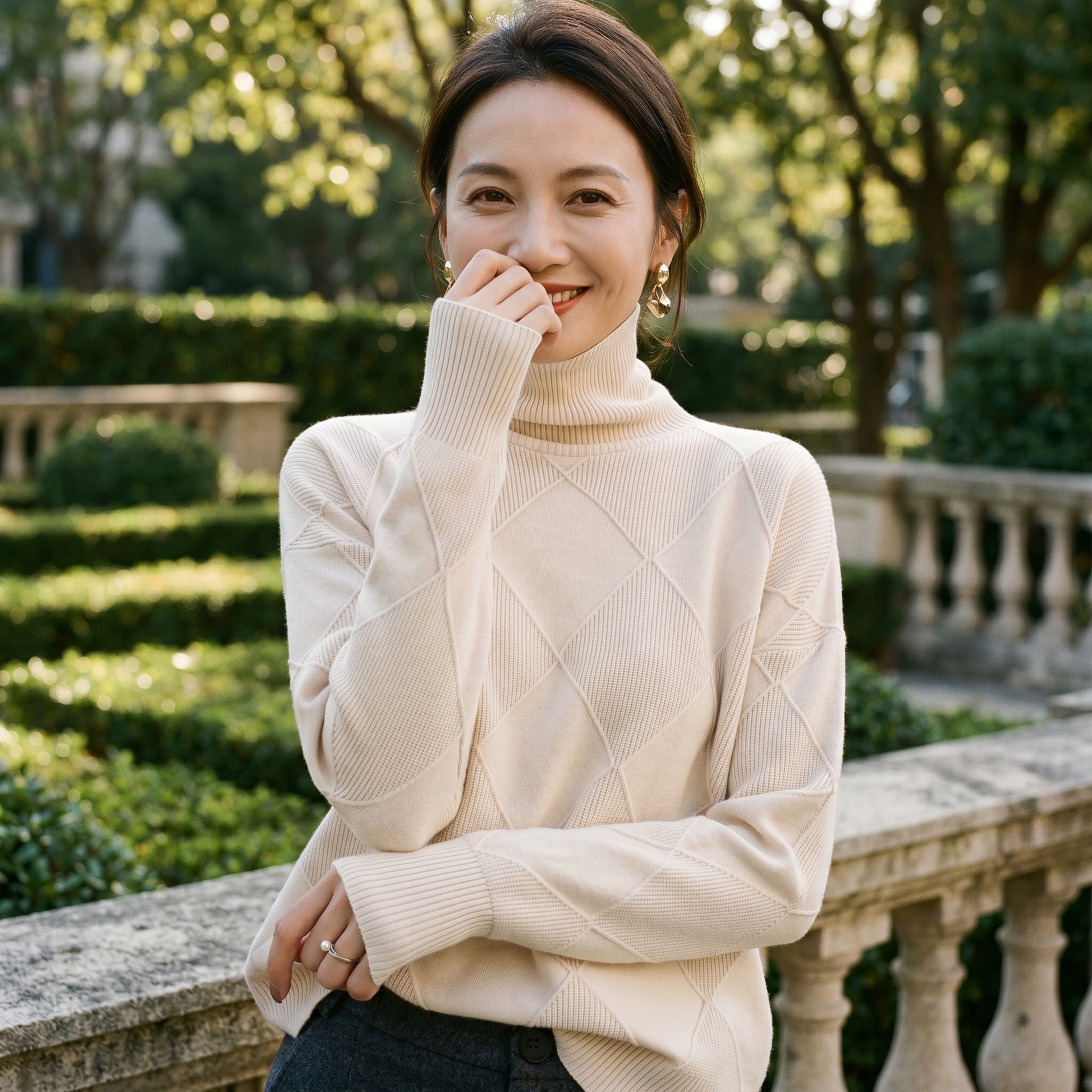 Sophia | Elegant Warm Cashmere Turtleneck Shirt for Women DONE 06-10-2026
