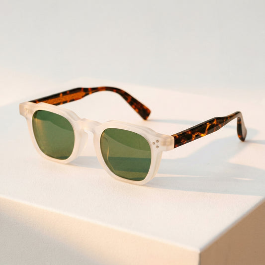 Stylish Retro Sunglasses with Polarized Lenses and UV Protection