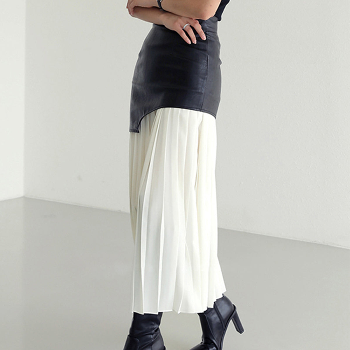 Stylish Asymmetric Faux Leather Maxi Skirt for Women 3