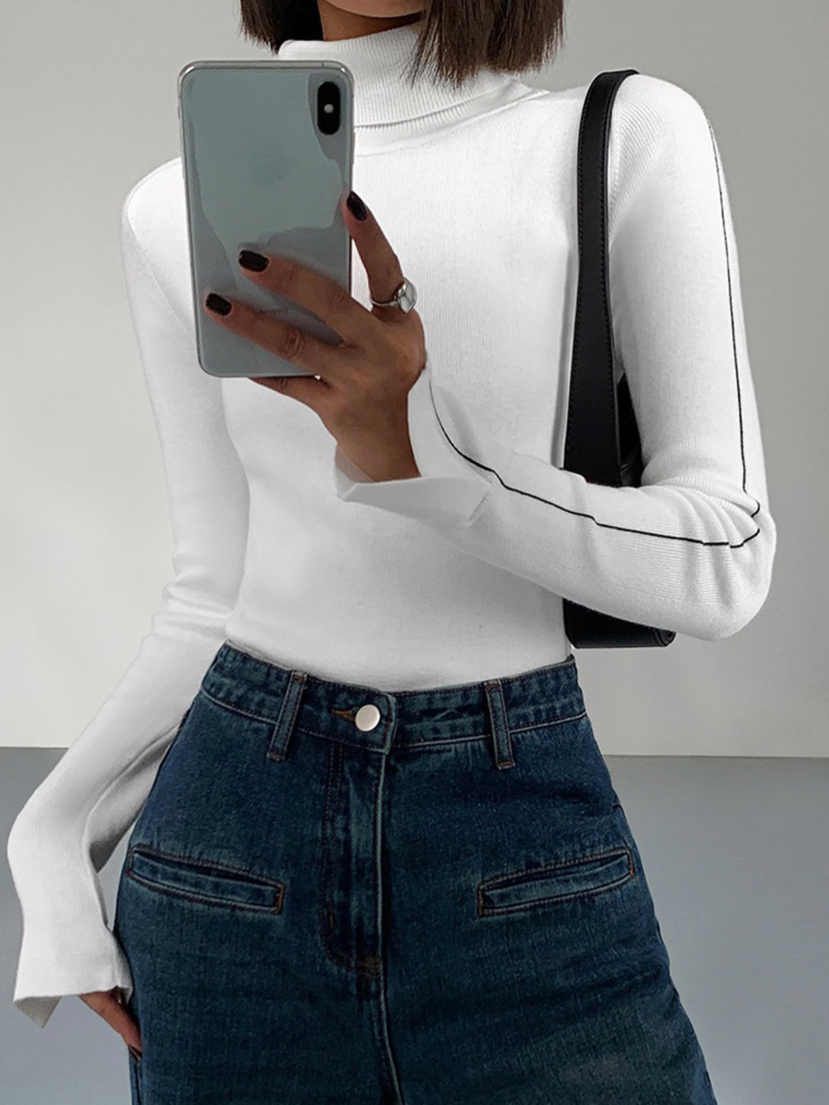 Stylish Turtleneck Sweater with Contrast Piping 1