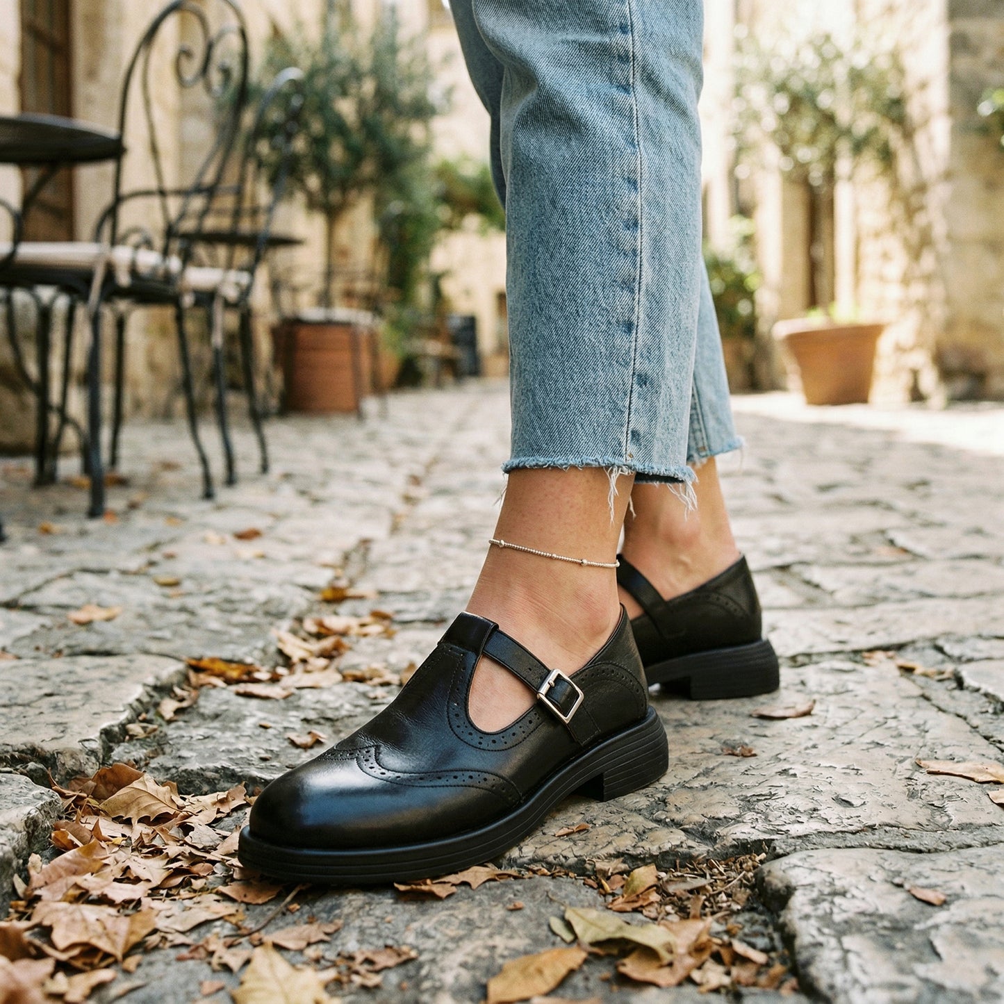 Vintage Black Flats for Women with Buckle Strap