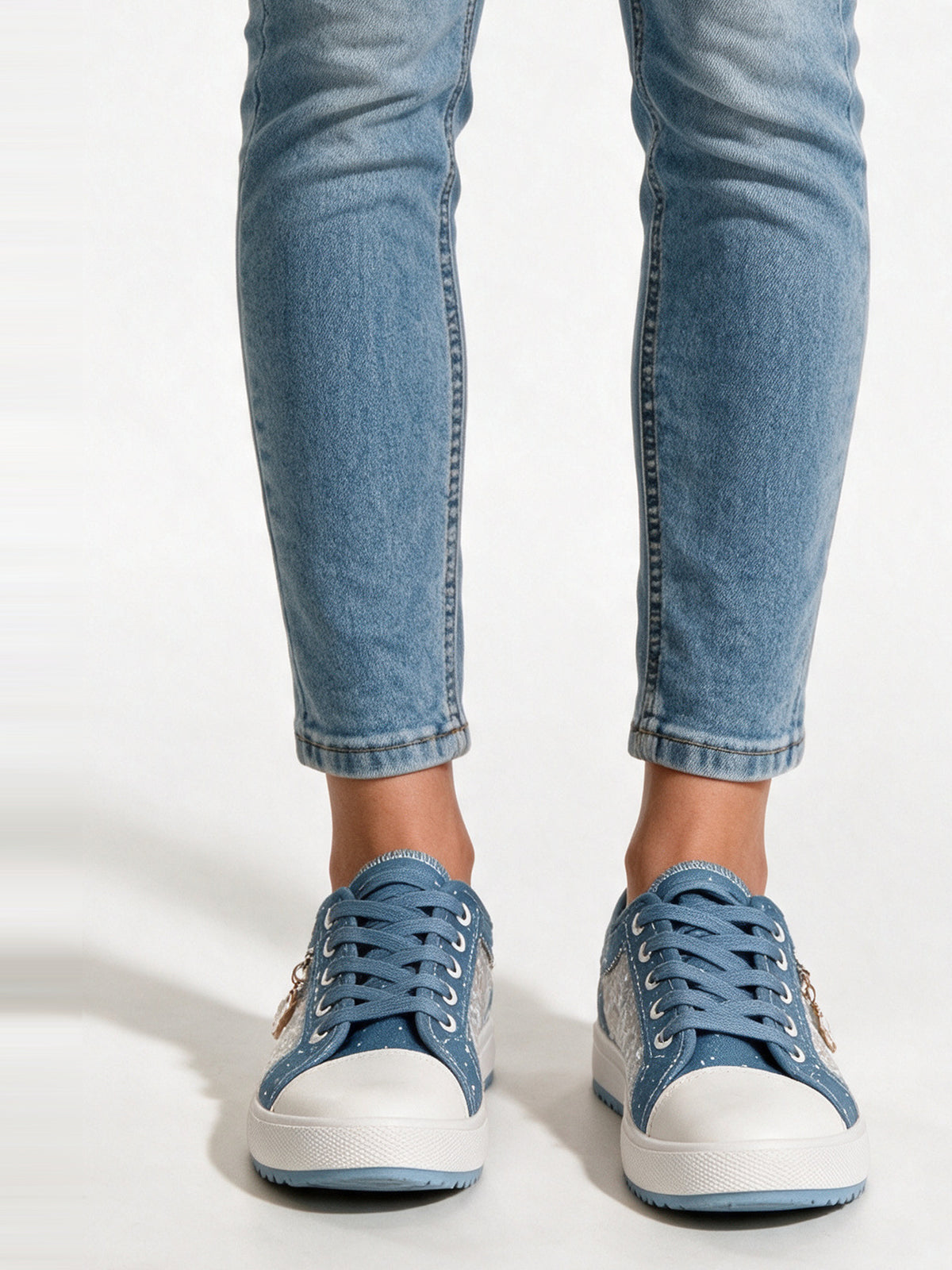 Amara - Floral Mesh Women's Orthopedic Sneakers - Light Blue