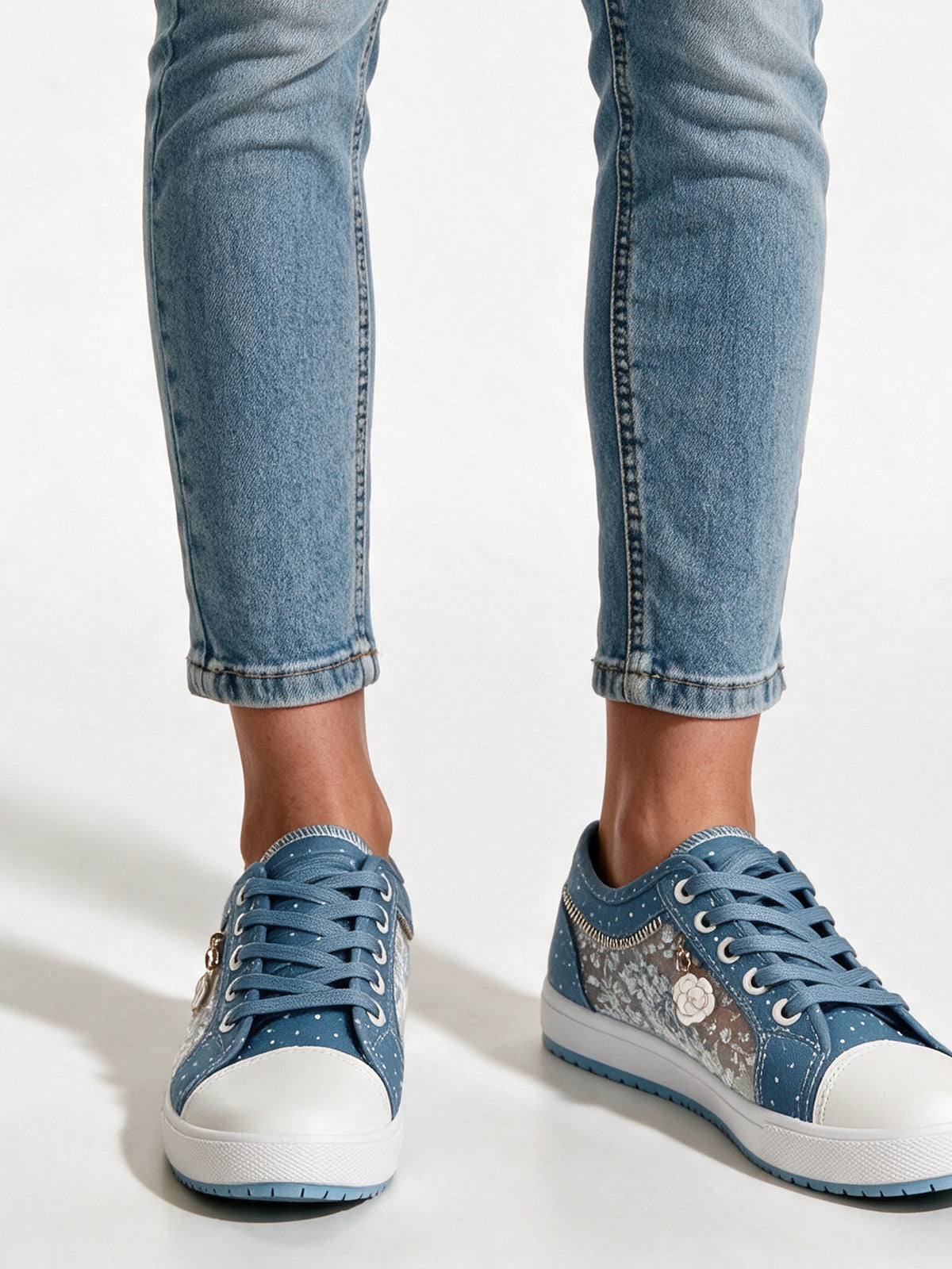 Amara - Floral Mesh Women's Orthopedic Sneakers - Sky Blue