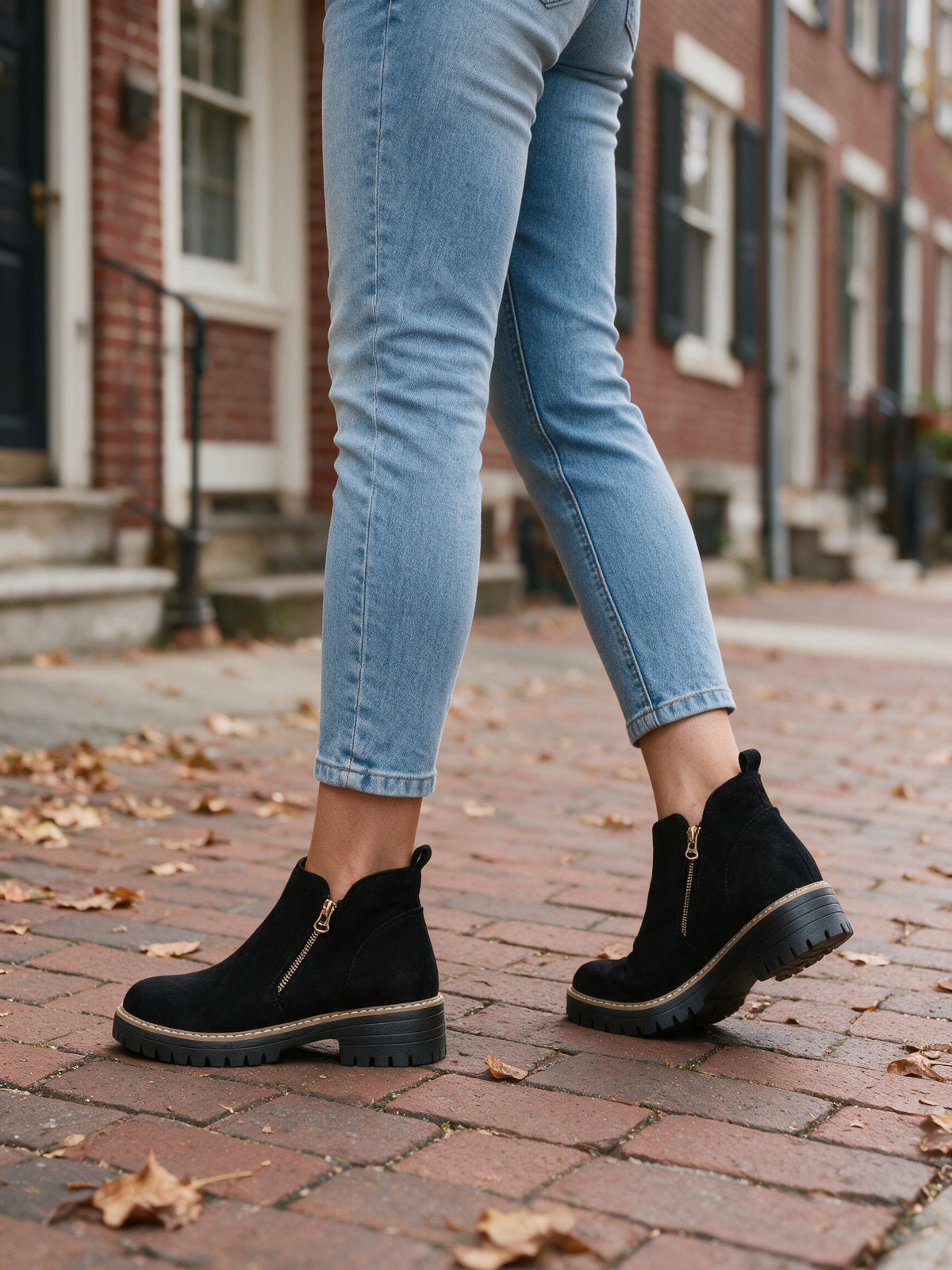 Amara - Stylish Women's Orthopedic Ankle Boots - view 4