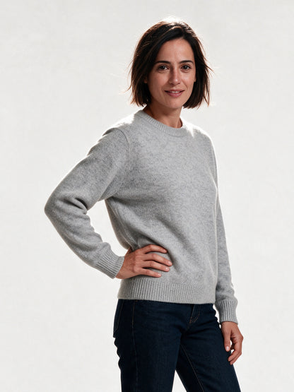 Amelia - Elegant Cashmere Sweater - view 2