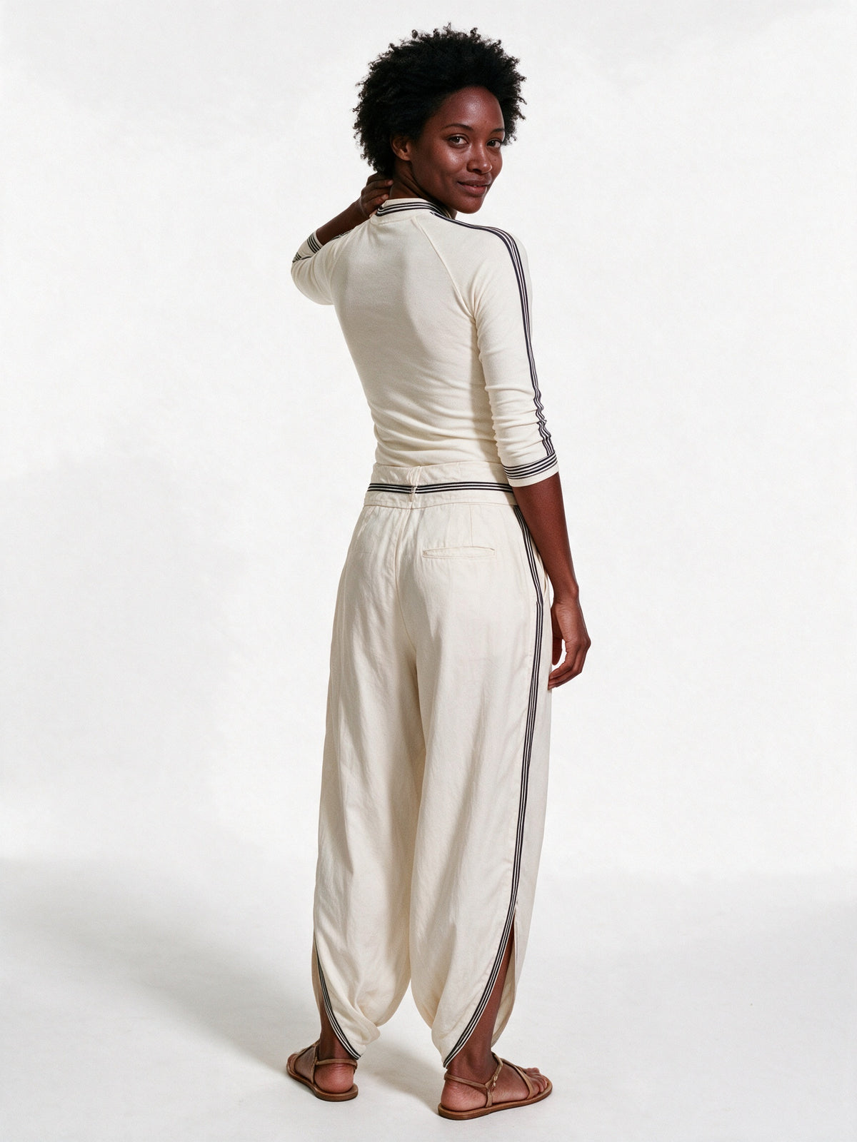 Amelia - Sporty Two Piece Set with Wide-Leg Pants - view 5