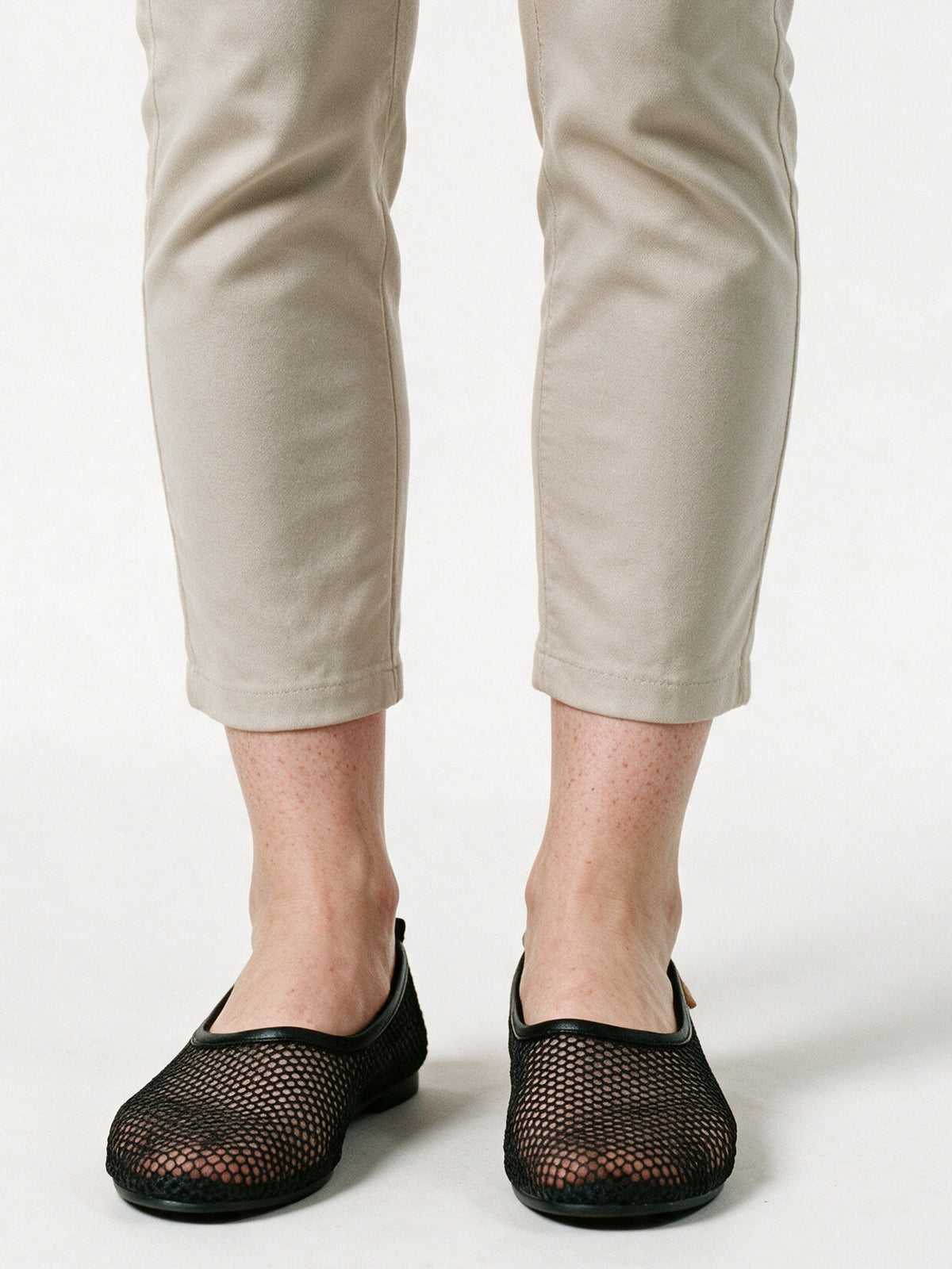 Elegant Mesh Ballerina Flats for Women - black