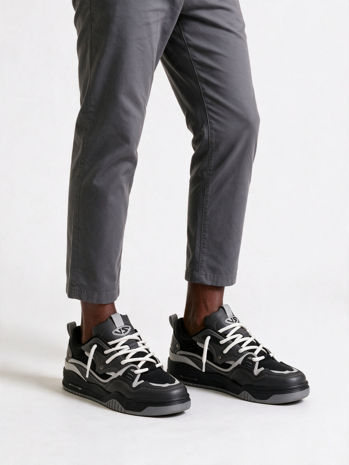 Ethan - Chunky Two-Tone Low-Top Sneakers for Men - Black