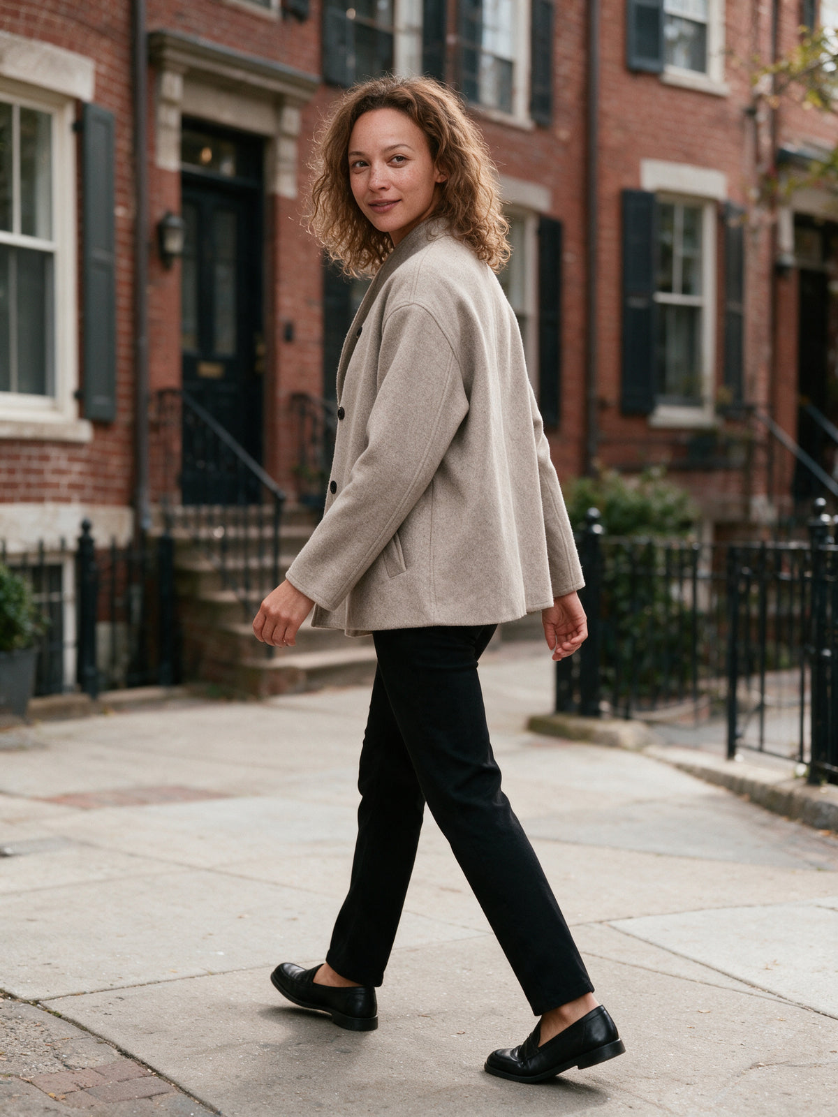 Imogen - Elegant Double-Breasted Swing Jacket - view 4