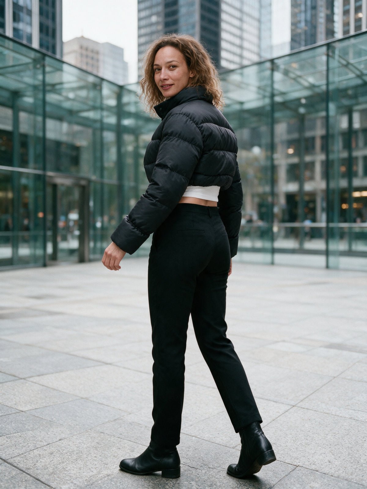 Nadia - Chic Cropped Puffer Jacket for Women - view 4