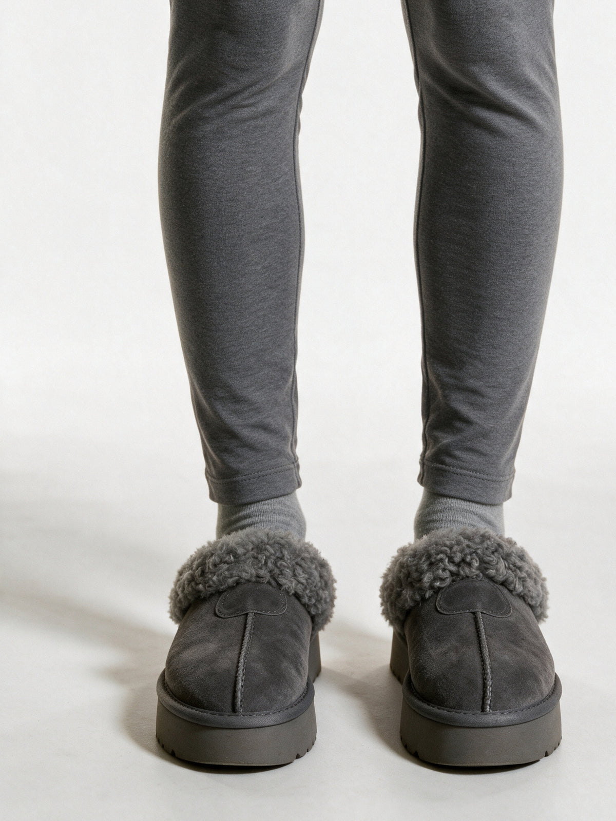 Oda - Women's Platform Slippers with Curly Collar - Grey