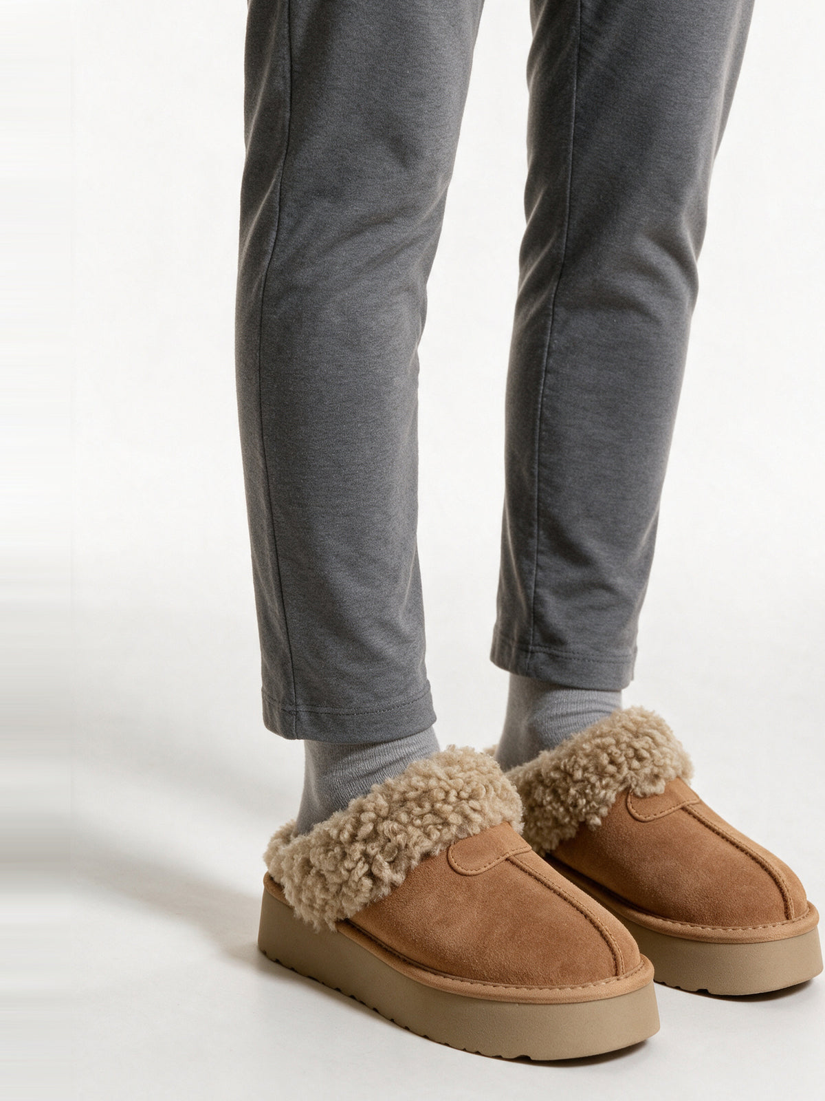 Oda - Women's Platform Slippers with Curly Collar - view 2