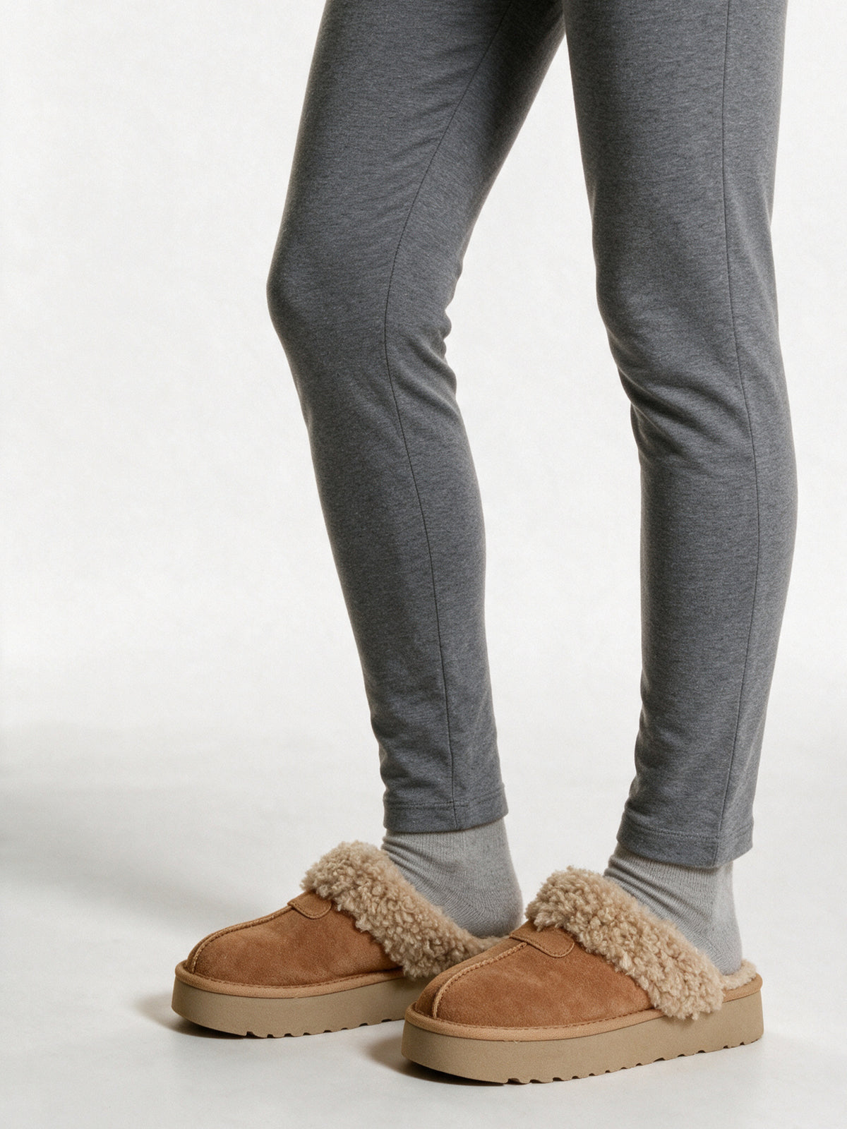 Oda - Women's Platform Slippers with Curly Collar - view 3