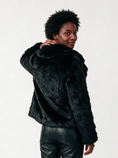 Ophelia - Elegant Women's Cropped Faux Fur Jacket - view 5