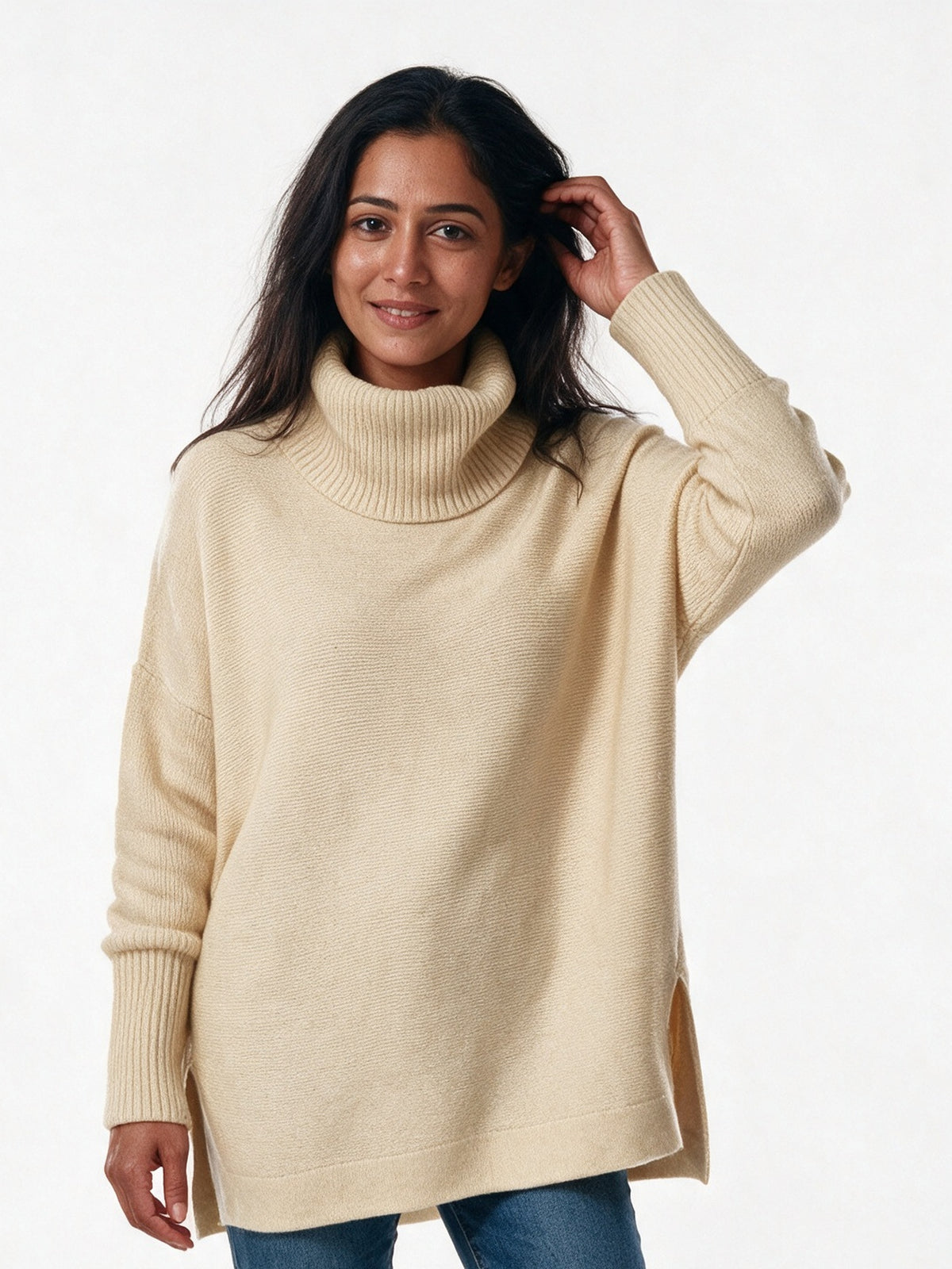 Saskia - Women's Oversized Turtleneck Sweater with Split Hem - Cream