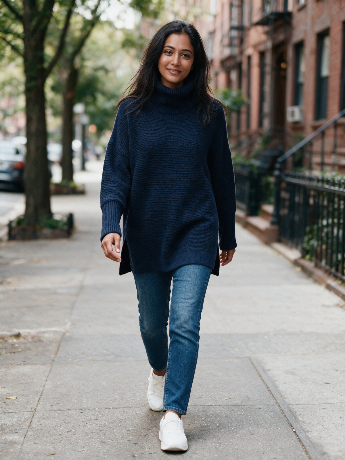 Saskia - Women's Oversized Turtleneck Sweater with Split Hem - view 4