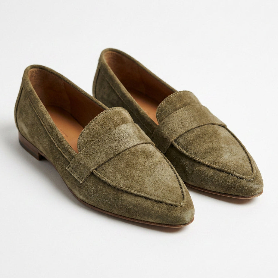 Scarlett - Elegant Black Loafers for Women