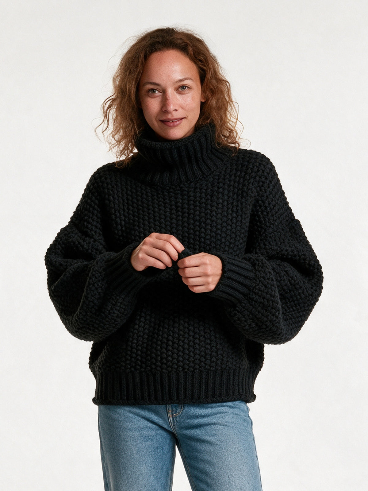 Thick Oversized Women's Sweater - Black