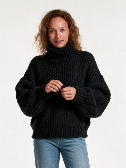 Thick Oversized Women's Sweater - Black