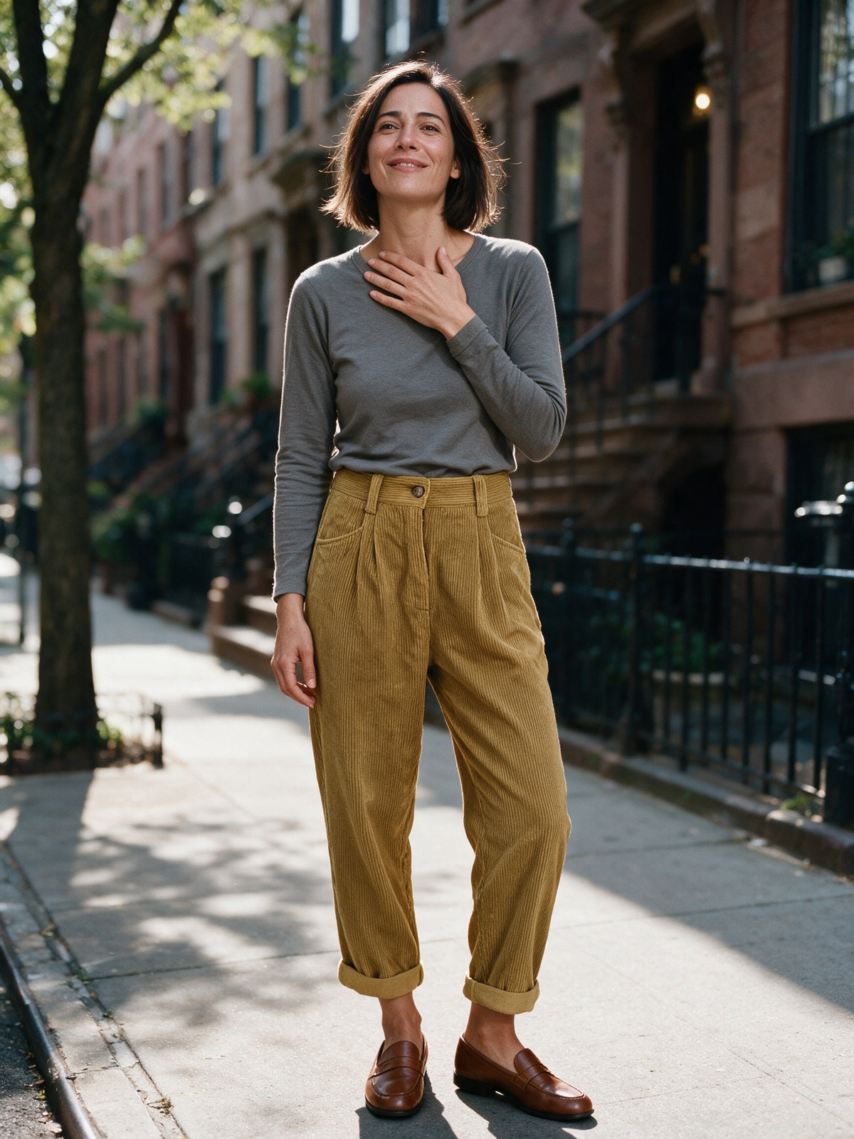 Tilda - Women's High Waisted Pleated Relaxed Trousers - view 4